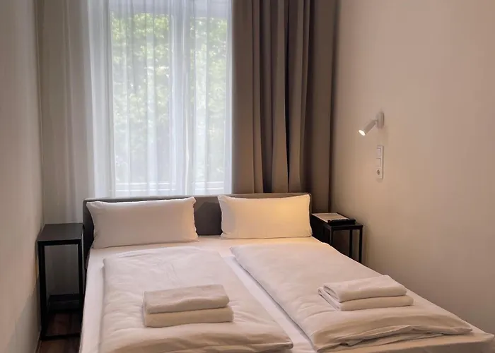 Motel Blue - Minimalist Boutique Hotel